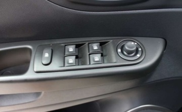 Renault Captur I Crossover 0.9 Energy TCe 90KM 2016 Renault Captur NaviAndroid AutoGrzane FoteleLedyRok Gwarancji Technicznej, zdjęcie 8