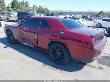 Dodge Challenger III 2018 Dodge Challenger Sxt 2018 3.6l 3.6 Benzyna 305KM, zdjęcie 3