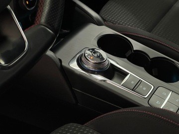 Ford Focus III Kombi Facelifting 1.5 TDCi 120KM 2018 Ford Focus ST Line / CarPlay/AndroidAuto / Nawigac, zdjęcie 7