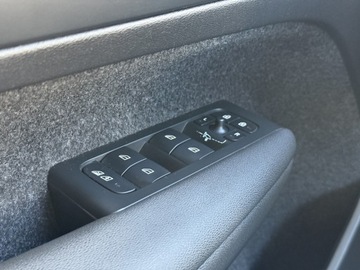 Volvo XC40 Crossover Facelifting 2.0 B3 163KM 2022 Volvo XC 40 XC40 B3 Benzyna | Plus Dark | Salon Po, zdjęcie 28