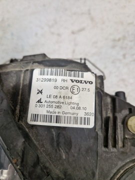 KOMPLET SVĚTLO PRAVÁ LEVÝ PŘEDNÍ VOLVO C30 FACELIFT FL BI-XENON EVROPA