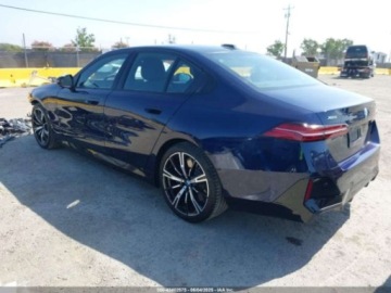 BMW Seria 5 G90-91 2025 BMW Seria 5 550E xDrive 2025 3.0l 3.0 Hybryda 483KM, zdjęcie 3