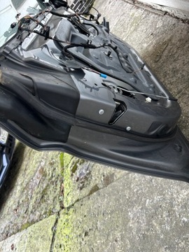 BMW 6 F06 DVEŘE LEVÉ PŘEDNÍ LEVÝ SKLO (OKNO) PŘITÁHNOUT