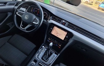Volkswagen Passat B8 Variant Facelifting 2.0 TDI SCR 150KM 2022 Volkswagen Passat Variant SalonPL serwis ASO 2.0TDI 150KM MatrixLED pakiet, zdjęcie 9