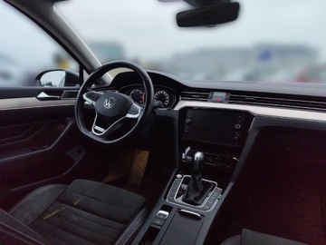 Volkswagen Passat B8 Variant Facelifting 2.0 TDI SCR 200KM 2022 Volkswagen Passat Elegance 2.0 TDI/200KM, Salon Po, zdjęcie 14