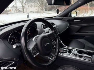 Jaguar XE Sedan 2.0 i4 180KM 2018 Jaguar XE Jaguar XE 2.0 D R-Sport 2.0 Diesel 180KM, zdjęcie 24