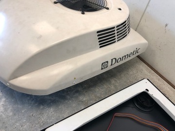 КОНДИЦИОНЕР НА КРЫШЕ КЕМПЕРА CAMPING DOMETIC CA1000