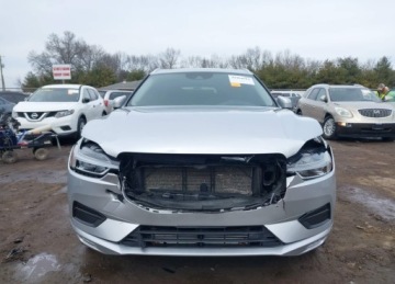 Volvo XC60 II Crossover T6 320KM 2018 Volvo XC 60 2018r., T6 Momentum, 2L, od ubezpieczalni 2.0 Benzyna 320KM, zdjęcie 4