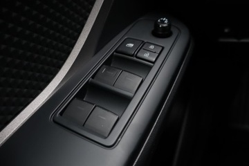 Toyota C-HR I Crossover Facelifting 1.8 Hybrid 122KM 2022 Toyota C-HR 1.8 Hybrid, Serwis ASO, Automat, zdjęcie 17