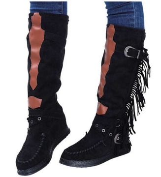 Czarne damskie kozaki na koturnie buty z frędzlami w stylu boho 14854 37