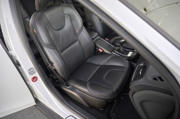 Volvo 2014 Volvo V40 Cross Country Ocean Race 1.6 diesel Blis zarejestrowany w Polsce, zdjęcie 22