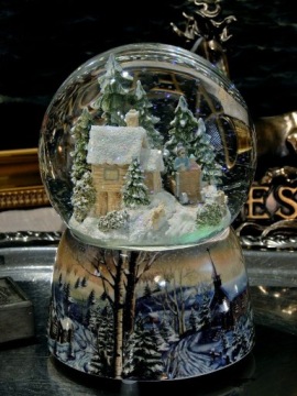 СВЯТОЙ ШАР МУЗЫКАЛЬНАЯ ШКАТУЛКА ЕЛКА ТИХАЯ НОЧЬ САНКИ ОТЕЦ И СЫН