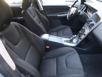 Volvo XC60 I SUV Facelifting 2.0 D3 DRIVE-E 150KM 2017 Volvo XC60 D3, Salon Polska, Automat, Klima, zdjęcie 8