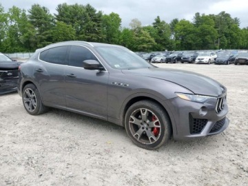 Maserati Levante 2017 Maserati Levante S Sport 2017 3.0l 3.0 Benzyna 424KM, zdjęcie 4