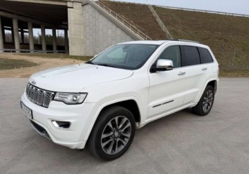 Jeep Grand Cherokee IV Terenowy Facelifting 2016 3.6 286KM 2017 Jeep Grand Cherokee 2017 Jeep Grand Cherokee Overland 3.6L 4x4 3.6 Benzyna, zdjęcie 4