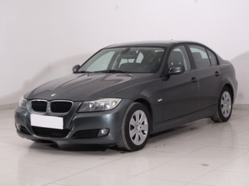 BMW Seria 3 E90-91-92-93 Limuzyna E90 320d 184KM 2011 BMW 3 320 d, 181 KM, Navi, Klima, Klimatronic, zdjęcie 1