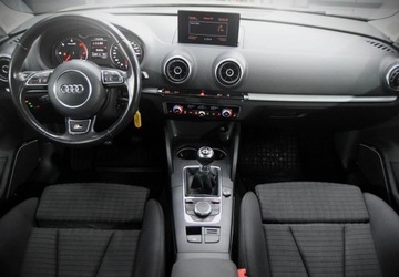 Audi A3 8V Hatchback 3d 1.6 TDI 105KM 2014 Audi A3 Sportback S line Podgrzewane fotele BangOlufsen 1.6 Diesel 105KM, zdjęcie 4