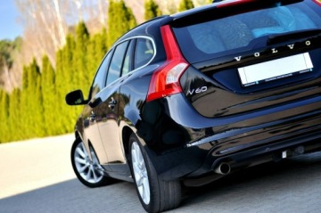 Volvo V60 I Kombi Facelifting 2.0 D3 136KM 2014 Volvo V60 2.0 D3 5-Cylindrów Lift Digital Led, zdjęcie 30
