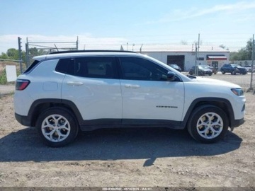Jeep Compass II 2024 Jeep Compass 2024, Latitude, 4x4, od ubezpieczalni 2.0 Benzyna 200KM, zdjęcie 3