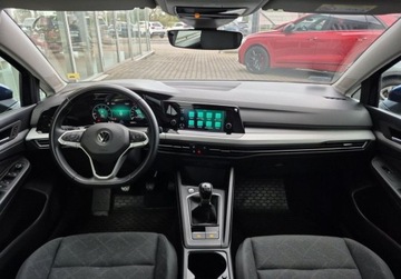 Volkswagen Golf VIII Variant 1.5 TSI 150KM 2021 Volkswagen Golf Variant 1.5 Benzyna 130KM, zdjęcie 16