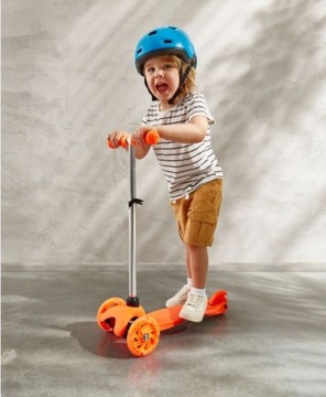 ТРЕХКОЛЕСНЫЙ БАЛАНСИРОВАННЫЙ СКУТЕР СО СВЕТОДИОДНО-ОРАНЖЕВЫМИ КОЛЕСАМИ