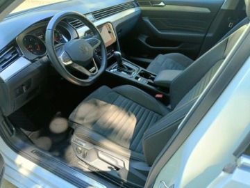 Volkswagen Passat B8 Alltrack Facelifting 2.0 TDI SCR 200KM 2021 Volkswagen Passat Elegance, zdjęcie 8