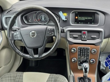 Volvo V40 II Hatchback Facelifting 2.0 D3 150KM 2016 Volvo V40 led RDesign Bezwypadkowy, zdjęcie 14