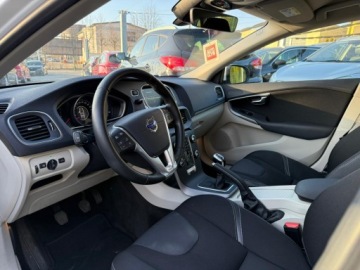 Volvo V40 II Hatchback 2.0 D2 DRIVE-E 120KM 2015 VOLVO V40! Super stan!, zdjęcie 6