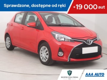 Toyota Yaris III Hatchback 5d Facelifting 1.33 Dual VVT-i 99KM 2015 Toyota Yaris 1.33 Dual VVT-i, Salon Polska, Klima