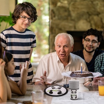 1 НАБОР КРАСИВЫХ ОДНОРОДНЫХ БУМАЖНЫХ ТАРЕЛОК «ПАНДА»