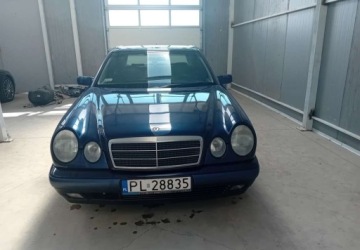 Mercedes Klasa E W210 Sedan 2.9 Turbo-D 129KM 1999 Mercedes-Benz Klasa E Mercedes-Benz Klasa E 290 T TD Classic 2.9 Diesel, zdjęcie 1