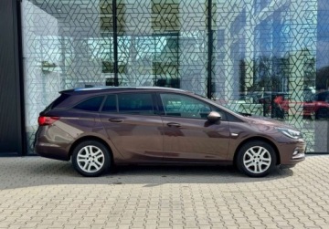 Opel Astra K Sports Tourer 1.4 Turbo 125KM 2017 Opel Astra Astra 1.4T 125KM Dynamic SS Vat Marza Czujniki Parkowania, zdjęcie 2