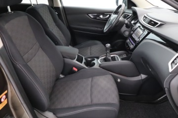 Nissan Qashqai II Crossover 1.2 DIG-T 115KM 2014 Nissan Qashqai 1.2 DIG-T, Salon Polska, zdjęcie 8