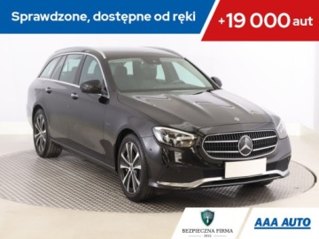 Mercedes Klasa E W213 Kombi Plug-in Facelifting 2.0 E300de 306KM 2020 Mercedes E E 300 de, 301 KM, Automat, Skóra, Navi