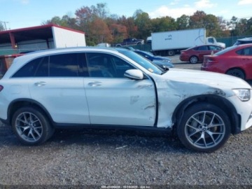 Mercedes GLC C253 2021 Mercedes-Benz GLC 2021 Mercedes-Benz GLC 300 4MATIC SUV 2.0 Benzyna 255KM, zdjęcie 5