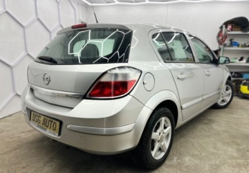 Opel Astra H Cabrio 1.6 ECOTEC 115KM 2006 Opel Astra 1.6 benzyna 1 wlasciciel Serwisowany 1.6 Benzyna 115KM, zdjęcie 4