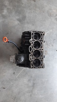 BLOK SPODEK MOTORU AUDI A3 8P 1,6 TDI CAY