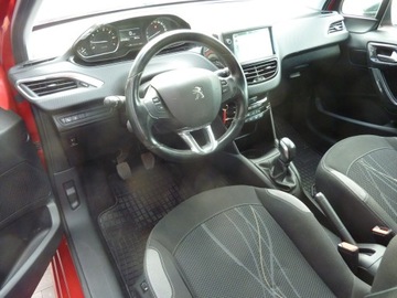Peugeot 208 I Hatchback 5d Facelifting 1.2 PureTech 82KM 2016 Peugeot 208 ALLURE*Benzyna, zdjęcie 11