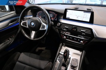 BMW Seria 5 G30-G31 Limuzyna 520d 190KM 2020 BMW Seria 5 520d xDriveFV23LED Fog LightsFotel SportowyM Pakiet Sportowy, zdjęcie 14