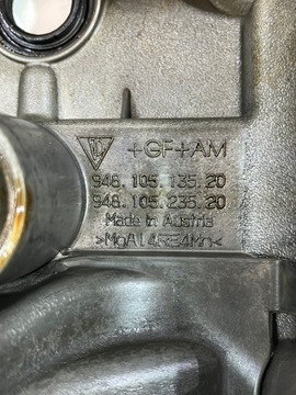 KRYT VENTILU HLAVA LEVÝ PANAMERA 970 4S 4.8