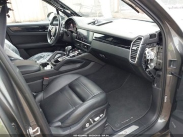 Porsche Cayenne III 2019 Porsche Cayenne S 2019 2.9l 2.9 Benzyna 434KM, zdjęcie 9