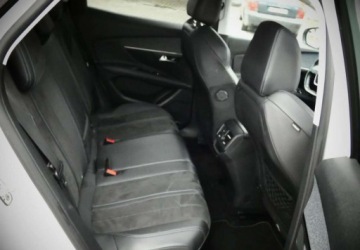 Peugeot 3008 II Crossover 1.5 BlueHDI 130KM 2018 Peugeot 3008 Peugeot 3008 1.5 BlueHDi Allure SampS EAT8 1.5 Diesel 130KM, zdjęcie 17