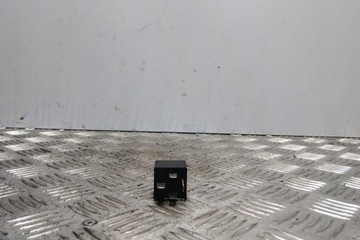 RELÉ VW GOLF VI (5K1) 8K0951253 2.0L DIESEL 81KW 2011