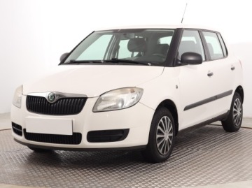 Skoda Fabia II Hatchback 1.2 i HTP 60KM 2009 Skoda Fabia 1.2, Klima, zdjęcie 1
