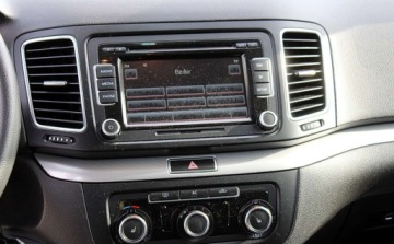 Volkswagen Sharan II Van 1.4 TSI BMT 150KM 2011 Volkswagen Sharan Bezwypadkowy Zadbany Super Stan 1.4 Benzyna 150KM, zdjęcie 15