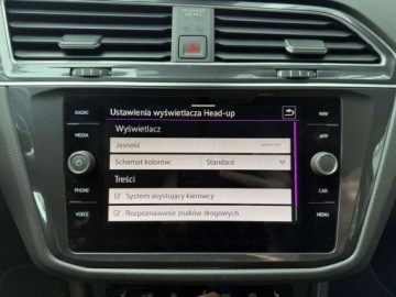 Volkswagen Tiguan II SUV Facelifting 2.0 TDI 150KM 2022 Volkswagen Tiguan 2.0 TDI 150KM 4x4 DSG MATRIX Kamera360 Hak Niski Przebie, zdjęcie 27