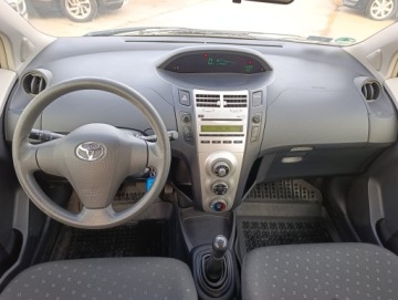 Toyota Yaris II Hatchback 5d 1.3 i VVT-i 86KM 2008 TOYOTA YARIS 100%Bezwypadkowy, 1.3, Klimatyzacja, 5d, nowe opony, zdjęcie 4