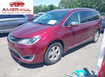 Chrysler Pacifica II 2018 Chrysler Pacifica Hybrid Limited 2018 3.6 Hybryda 260KM