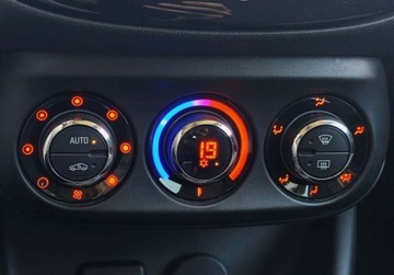 Opel Corsa E Hatchback 3d 1.4 Twinport 90KM 2019 Opel Corsa 1.4 PB 90KM OPC Line Serwis ASO Gwarancja Podgrz. szyba czolowa, zdjęcie 13