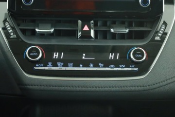 Toyota Corolla XII Sedan 1.5 VVT-i 125KM 2022 Toyota Corolla 1.5 VVT-i, Salon Polska, zdjęcie 9